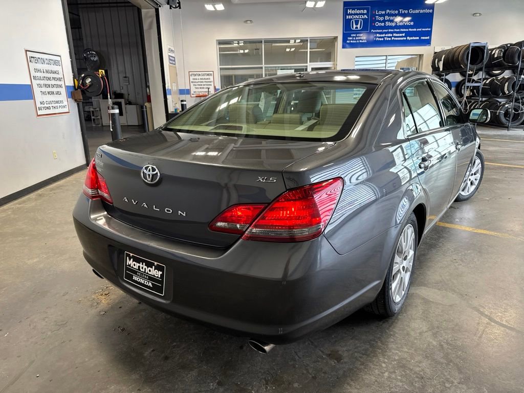 Used 2009 Toyota Avalon XLS FWD image 5