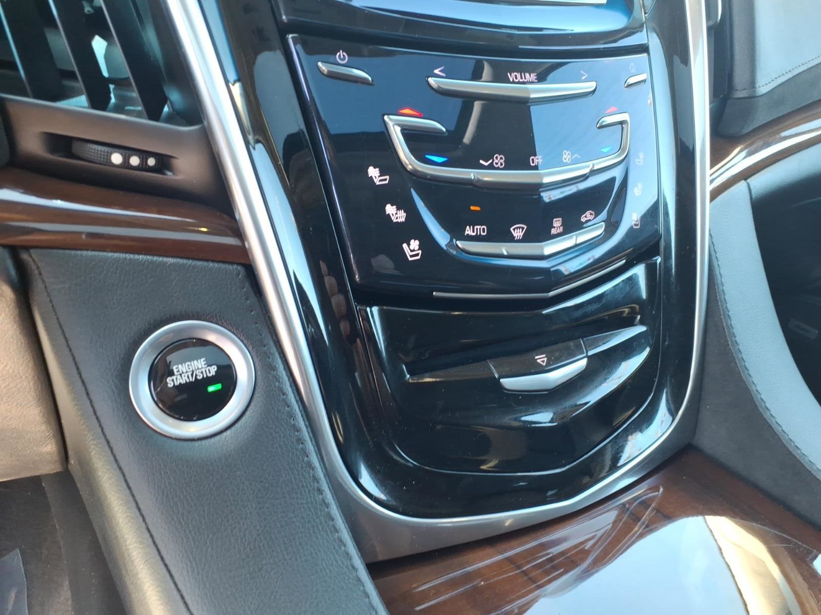 Used 2019 Cadillac Escalade Luxury AWD/4WD image 33