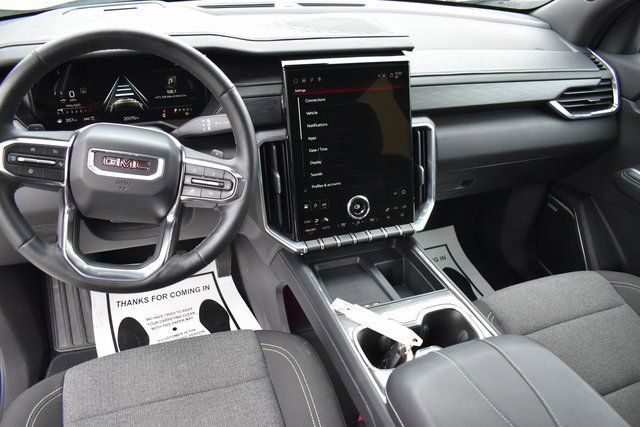 Used 2025 GMC Acadia Elevation image 17