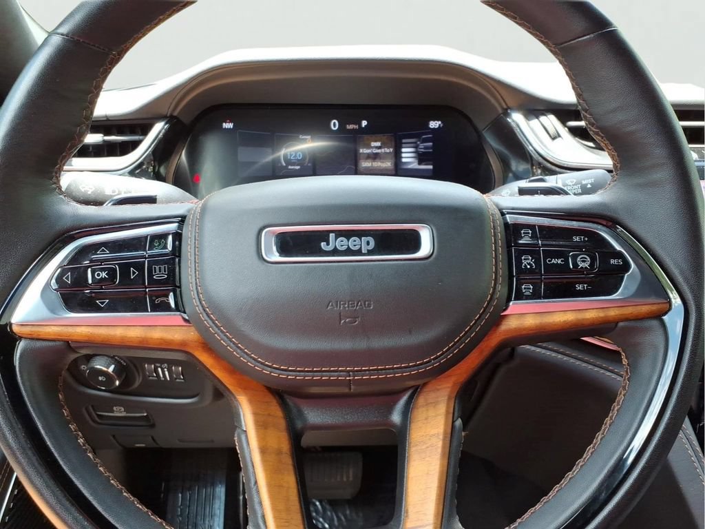 Used 2023 Jeep Grand Cherokee L Summit AWD/4WD image 11