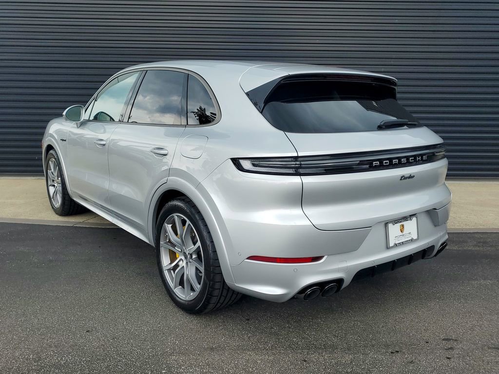 New 2025 Porsche Cayenne Turbo image 3