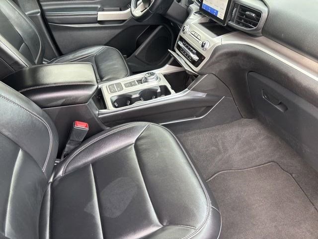 Used 2022 Ford Explorer XLT w/ Equipment Group 202A image 42