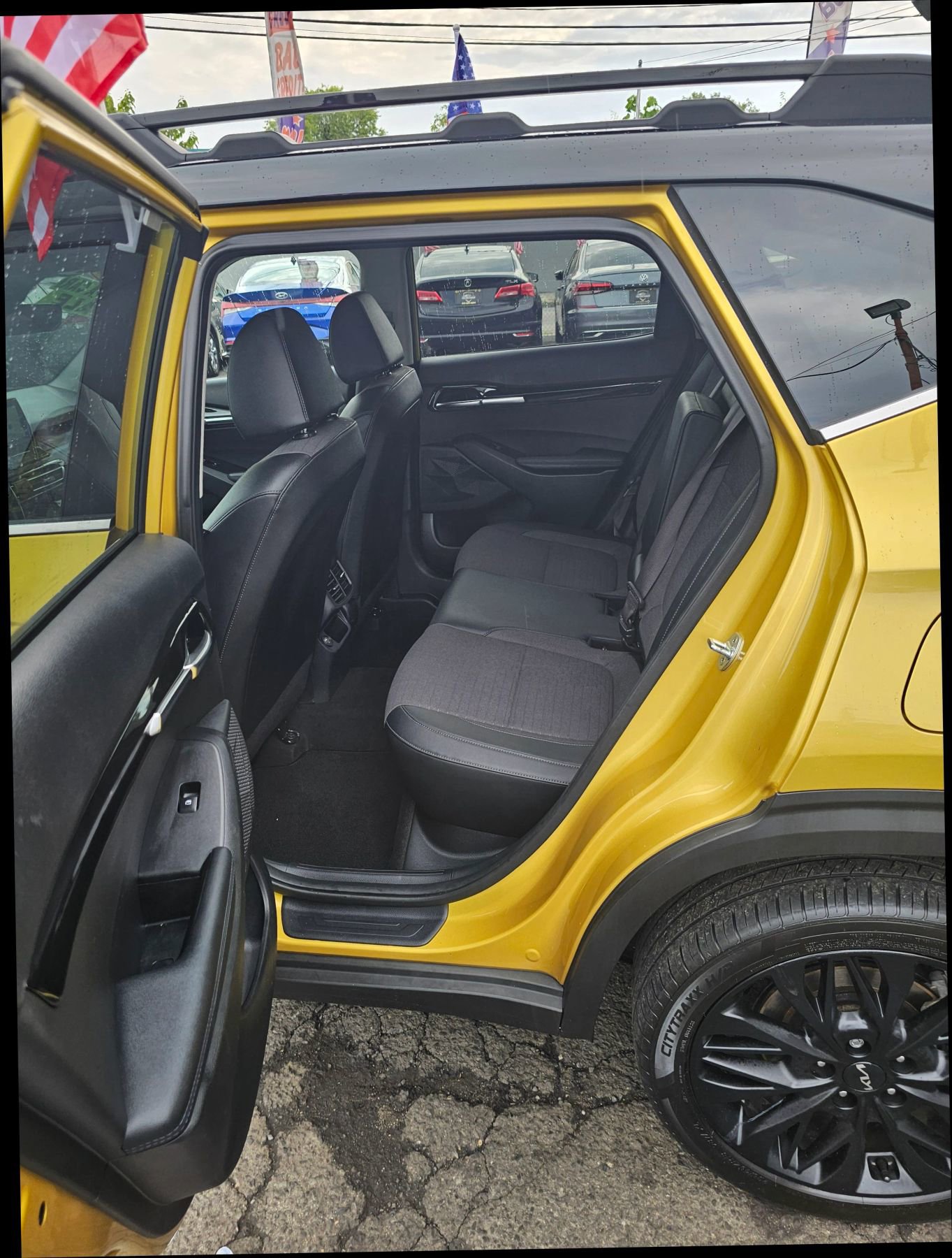 Used 2023 Kia Seltos Nightfall Edition image 8