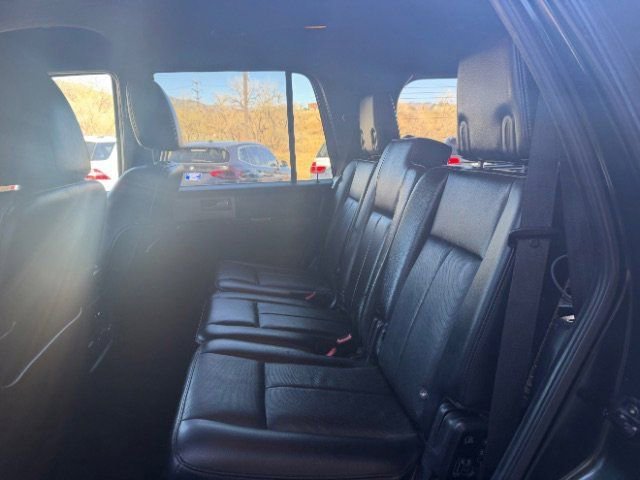 Used 2016 Ford Expedition XLT w/ Equipment Group 202A AWD/4WD image 17