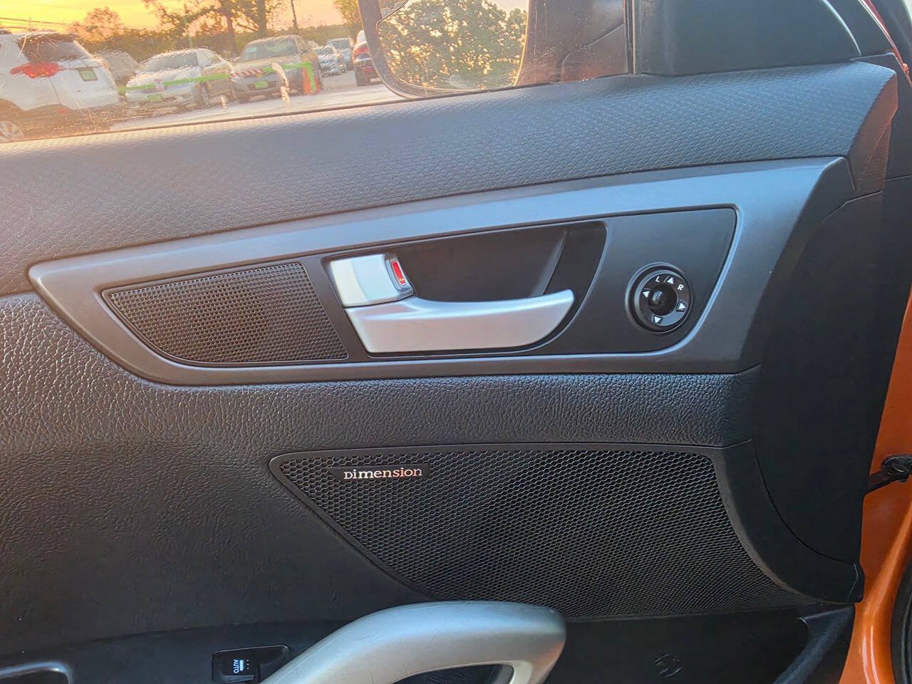 Used 2015 Hyundai Veloster Turbo FWD image 17