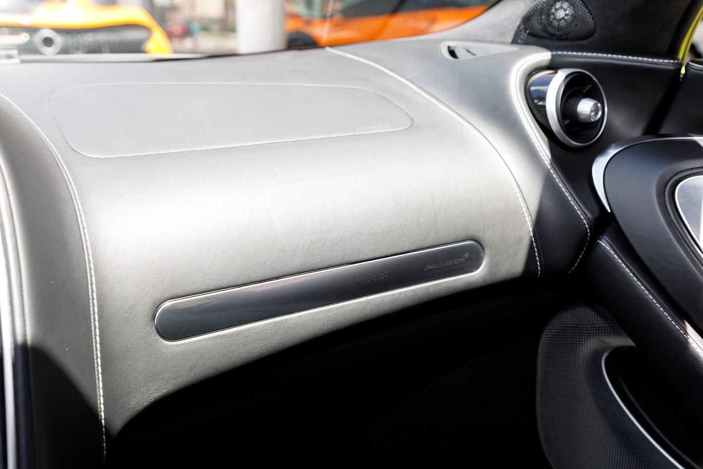 Used 2023 McLaren GT RWD image 36