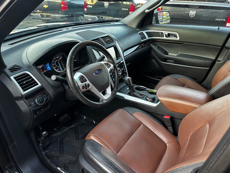 Used 2015 Ford Explorer Limited w/ Equipment Group 301A AWD/4WD image 18