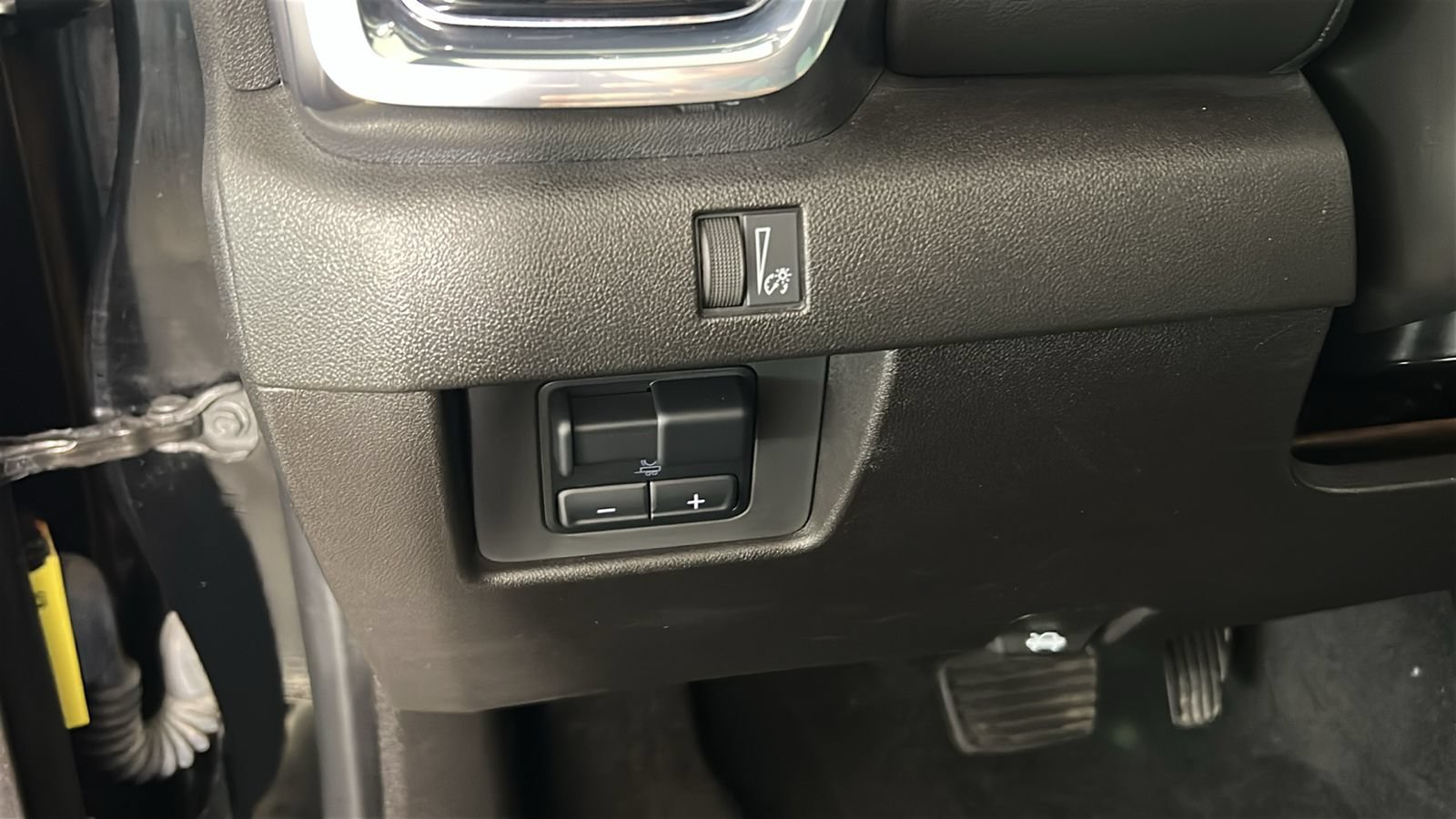 Used 2023 GMC Canyon Elevation w/ Convenience Package AWD/4WD image 22