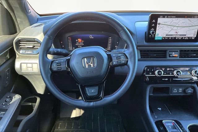 Used 2025 Honda Pilot Black Edition image 8