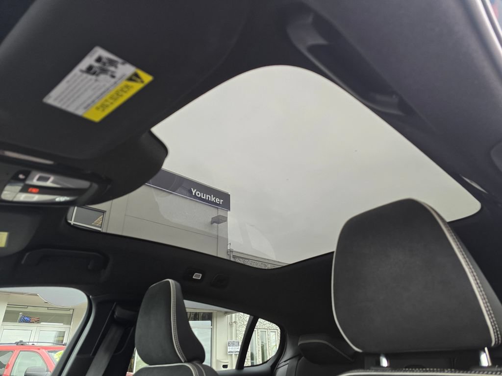 Used 2023 Volvo C40 P8 Recharge Plus AWD/4WD image 23