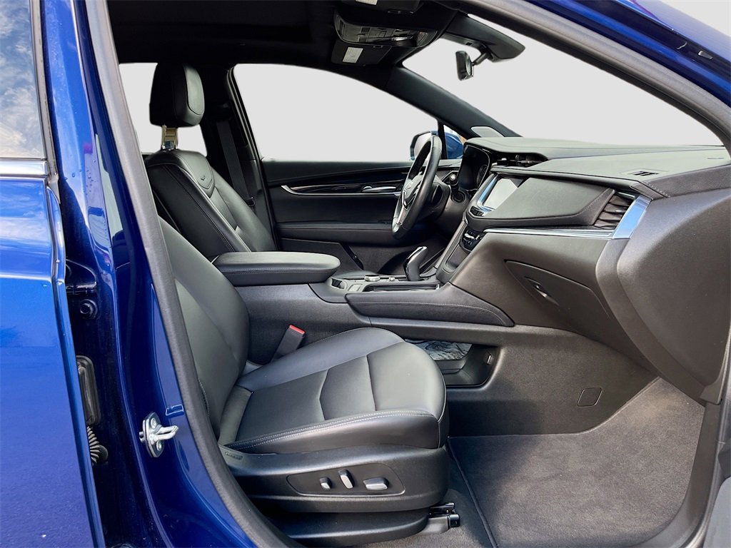 Used 2024 Cadillac XT5 Premium Luxury w/ Technology Package image 31