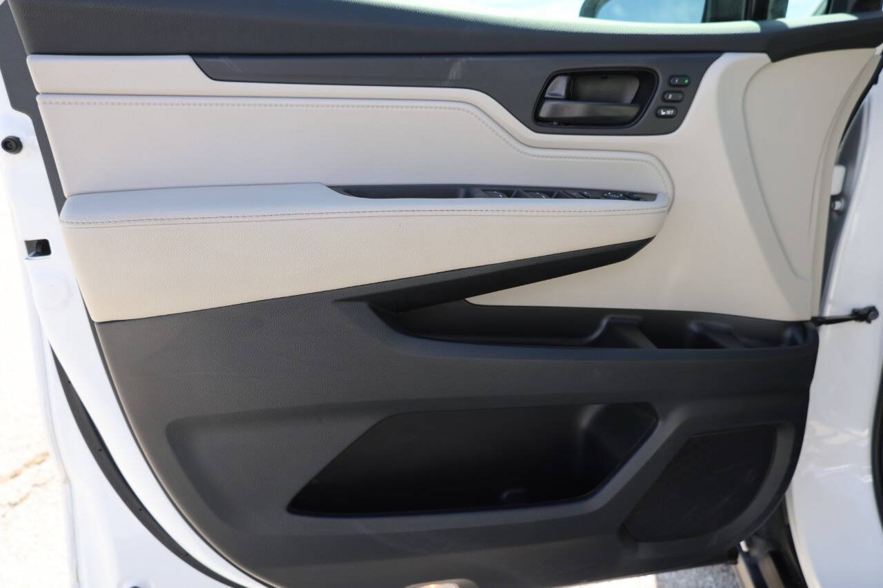 Used 2025 Honda Odyssey EX-L image 12