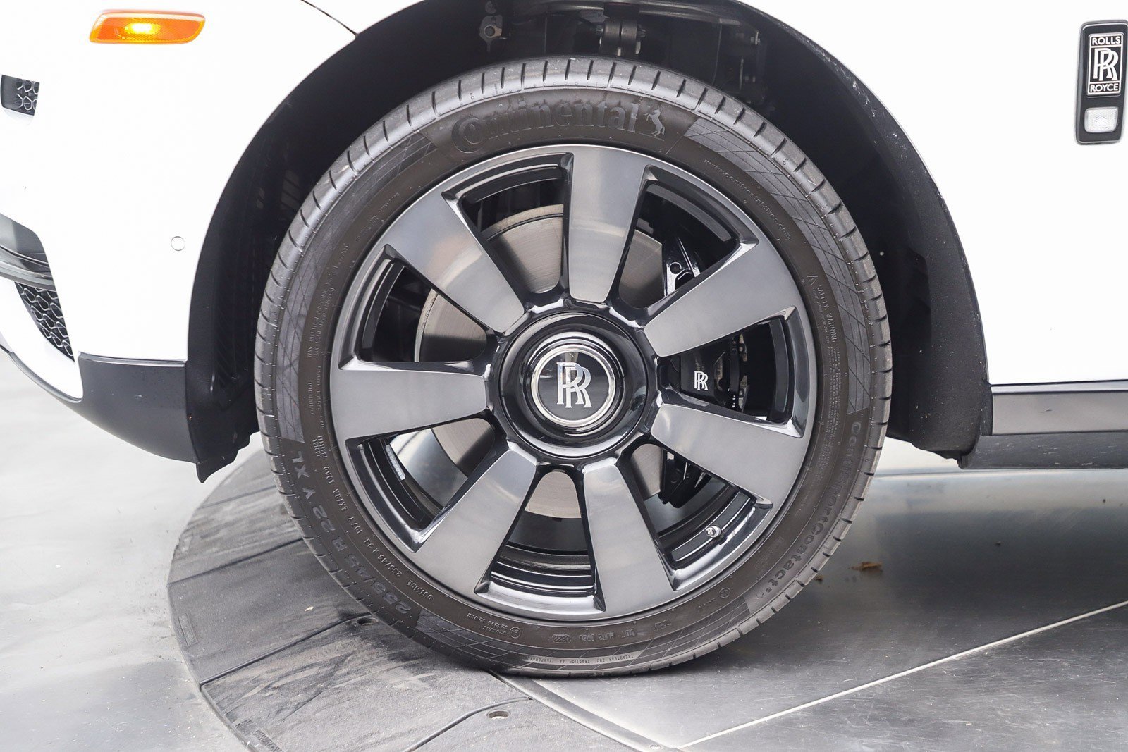 Used 2023 Rolls-Royce Cullinan AWD/4WD image 13