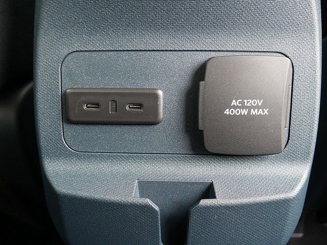 New 2025 Ford Maverick XLT w/ XLT Luxury Package FWD image 27