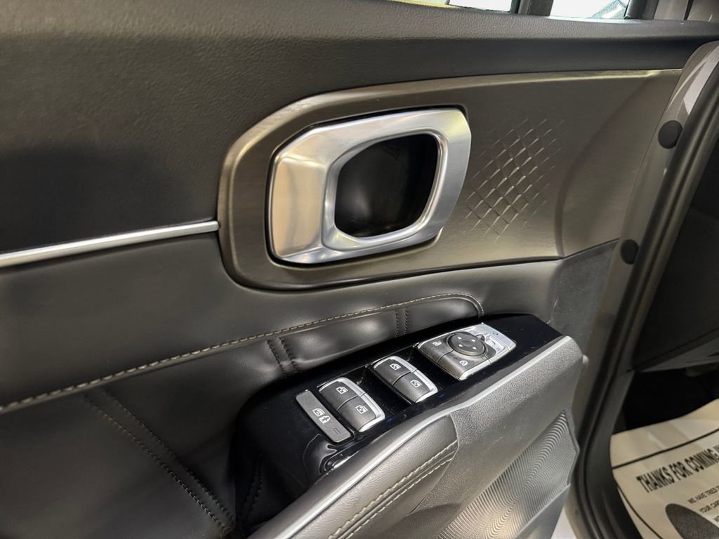 Certified 2023 Kia Sorento SX AWD/4WD image 14