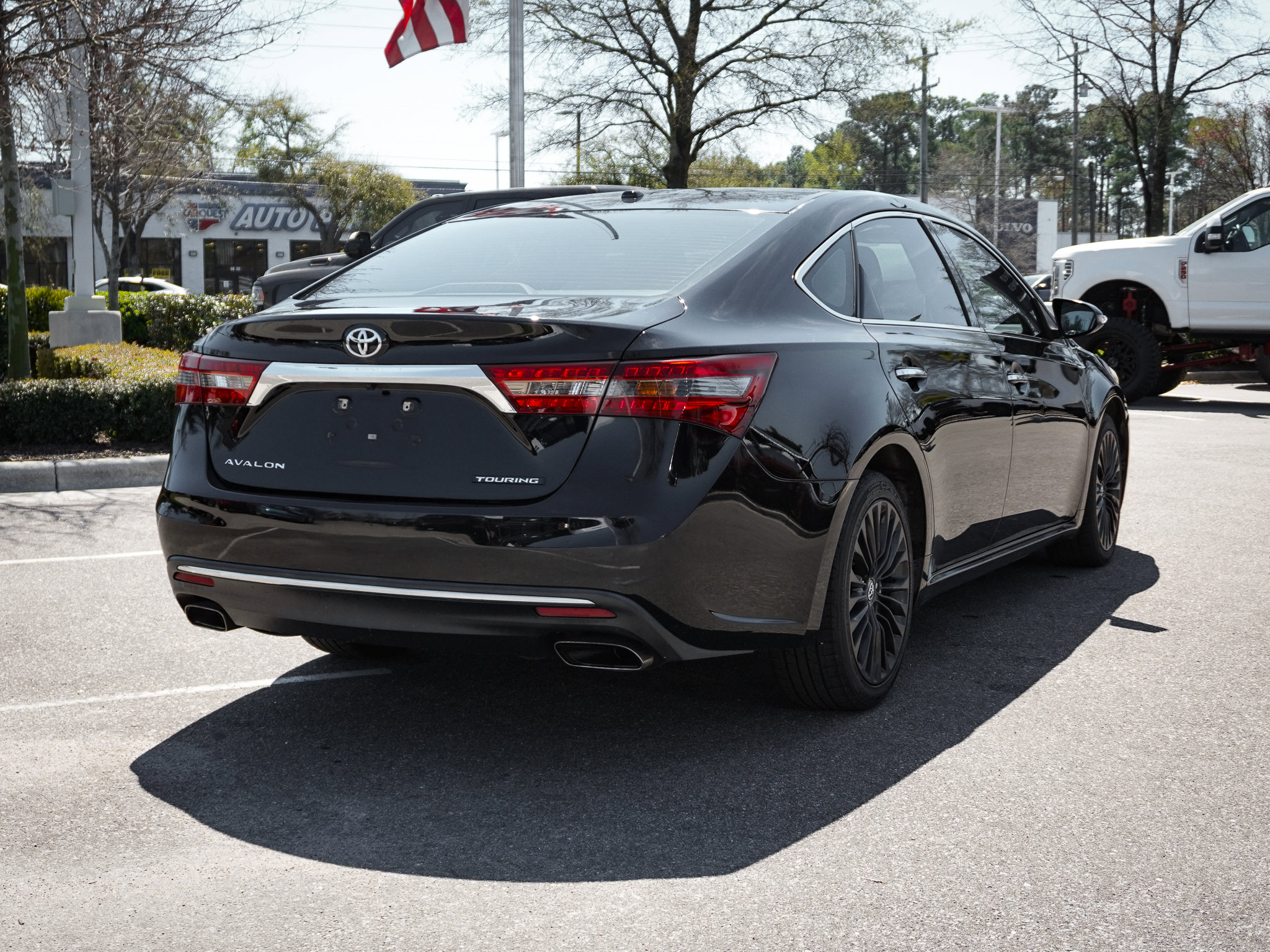 Used 2016 Toyota Avalon Touring image 10