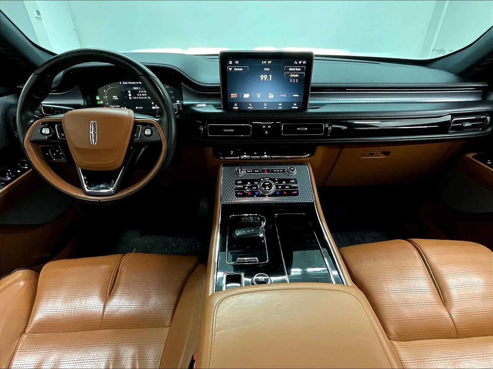 Used 2020 Lincoln Aviator Black Label w/ Dynamic Handling Package AWD/4WD image 2