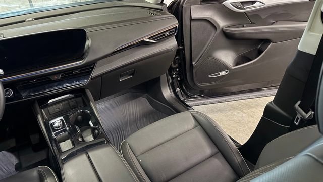 Used 2024 Buick Envision Avenir AWD/4WD image 31