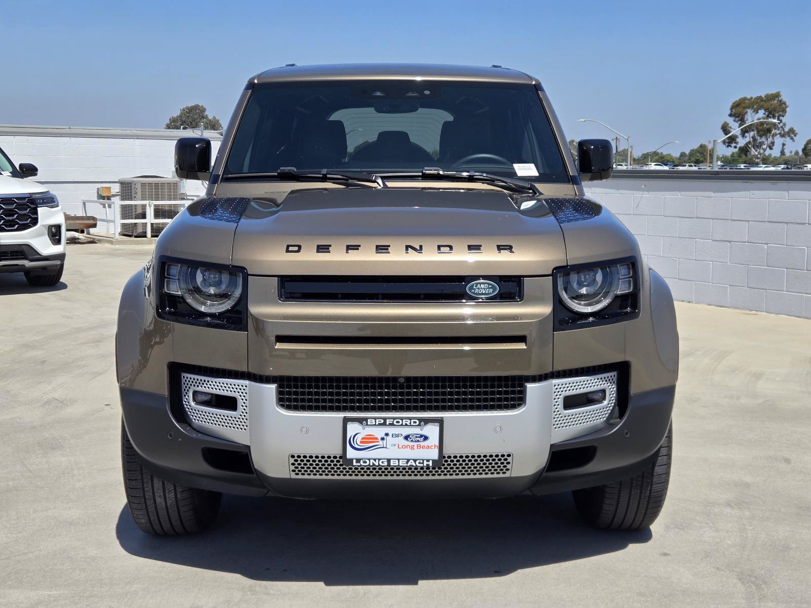 Used 2025 Land Rover Defender 110 S AWD/4WD image 3