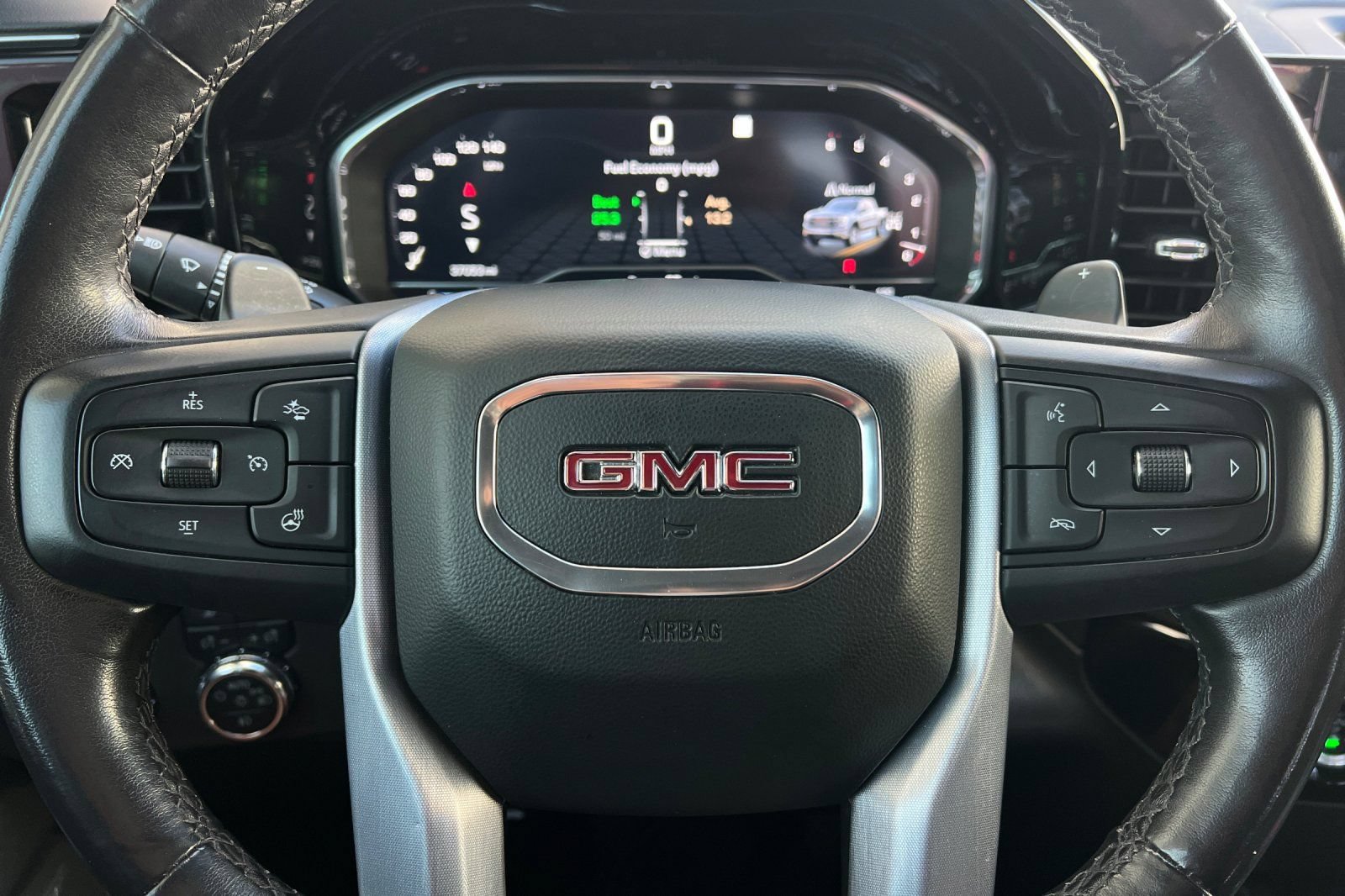 Used 2022 GMC Sierra 1500 SLT w/ SLT Convenience Package AWD/4WD image 32