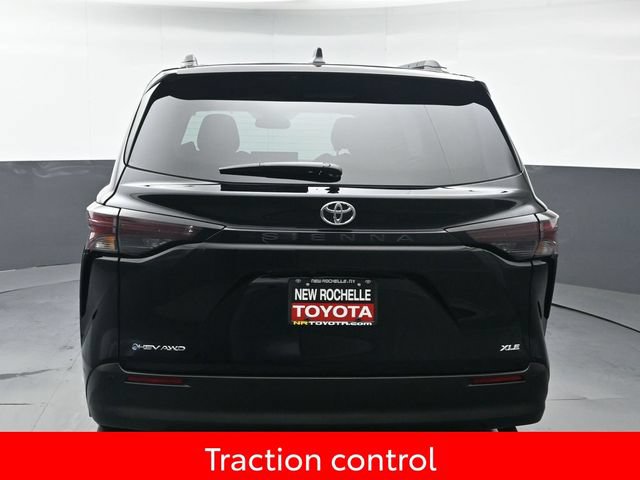 Used 2026 Toyota Sienna XLE AWD/4WD image 5