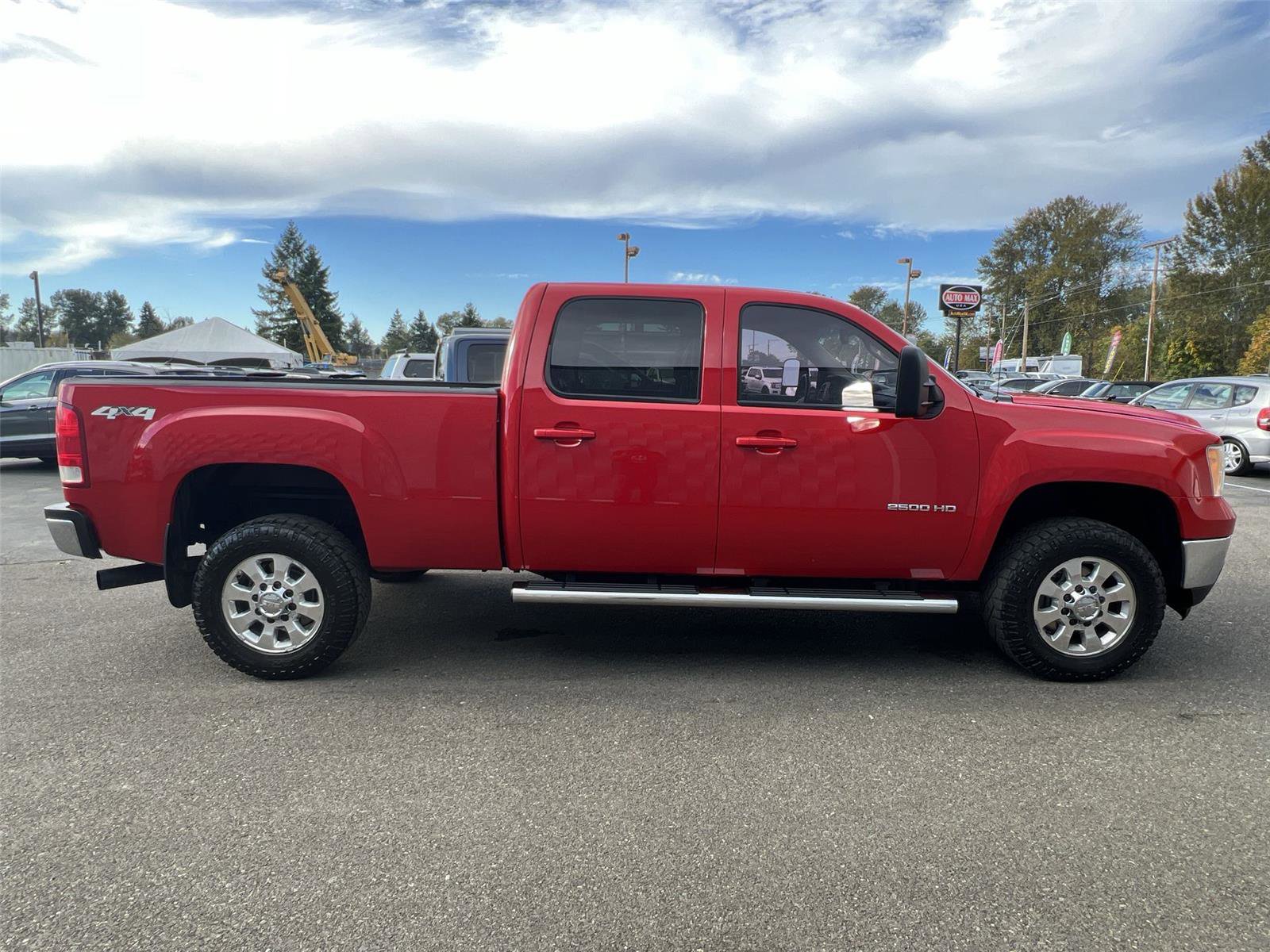 Used 2011 GMC Sierra 2500 SLE w/ SLE Preferred Package image 6