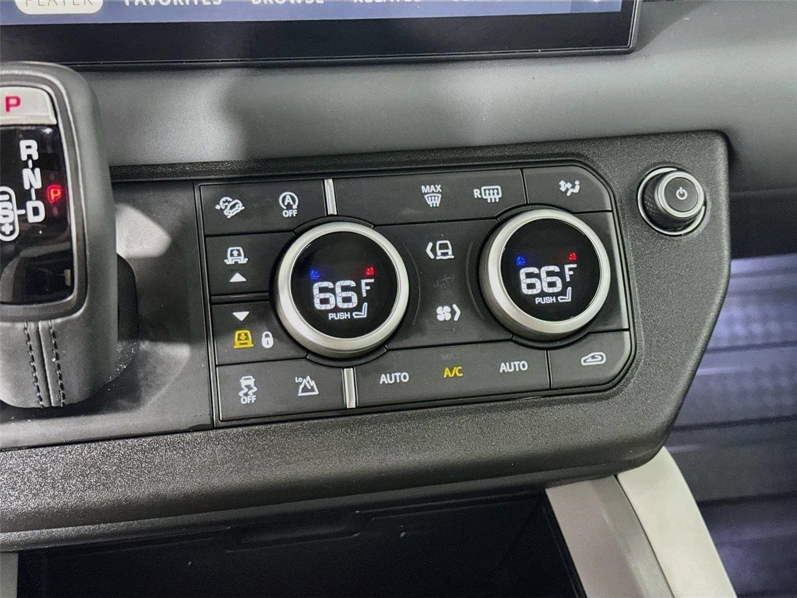 Used 2025 Land Rover Defender 110 X AWD/4WD image 18