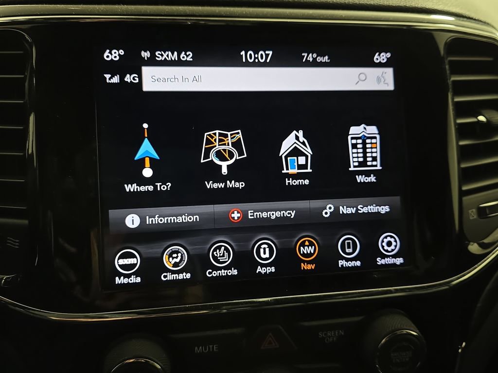 Used 2021 Jeep Grand Cherokee Laredo X image 25