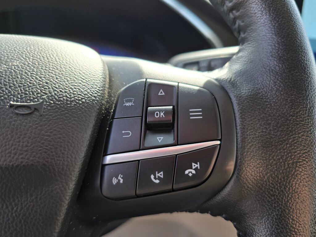 Used 2020 Ford Escape Titanium image 24