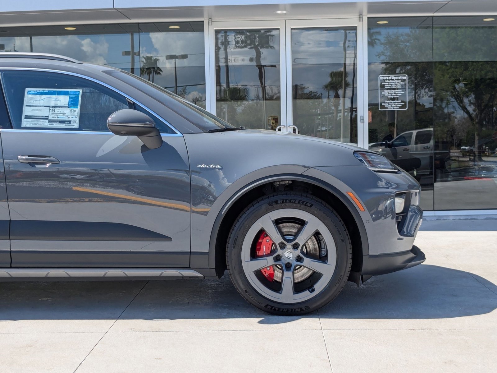 New 2025 Porsche Macan 4S Electric AWD/4WD image 11