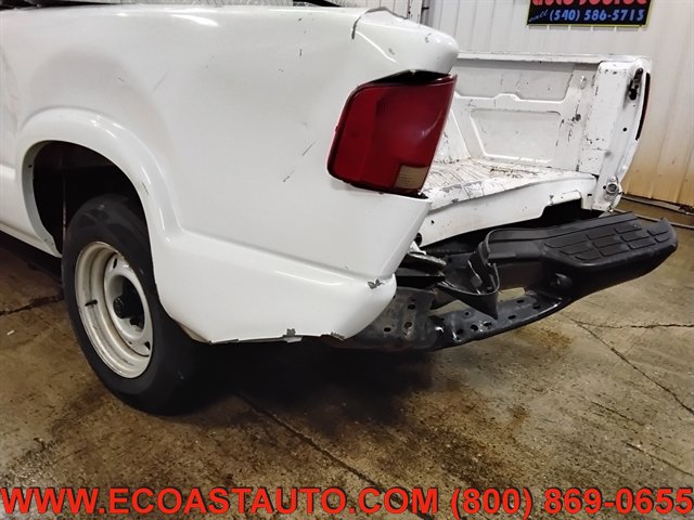 Used 2002 Chevrolet S10 Pickup 2WD Extended Cab w/ Preferred Equipment Group image 16