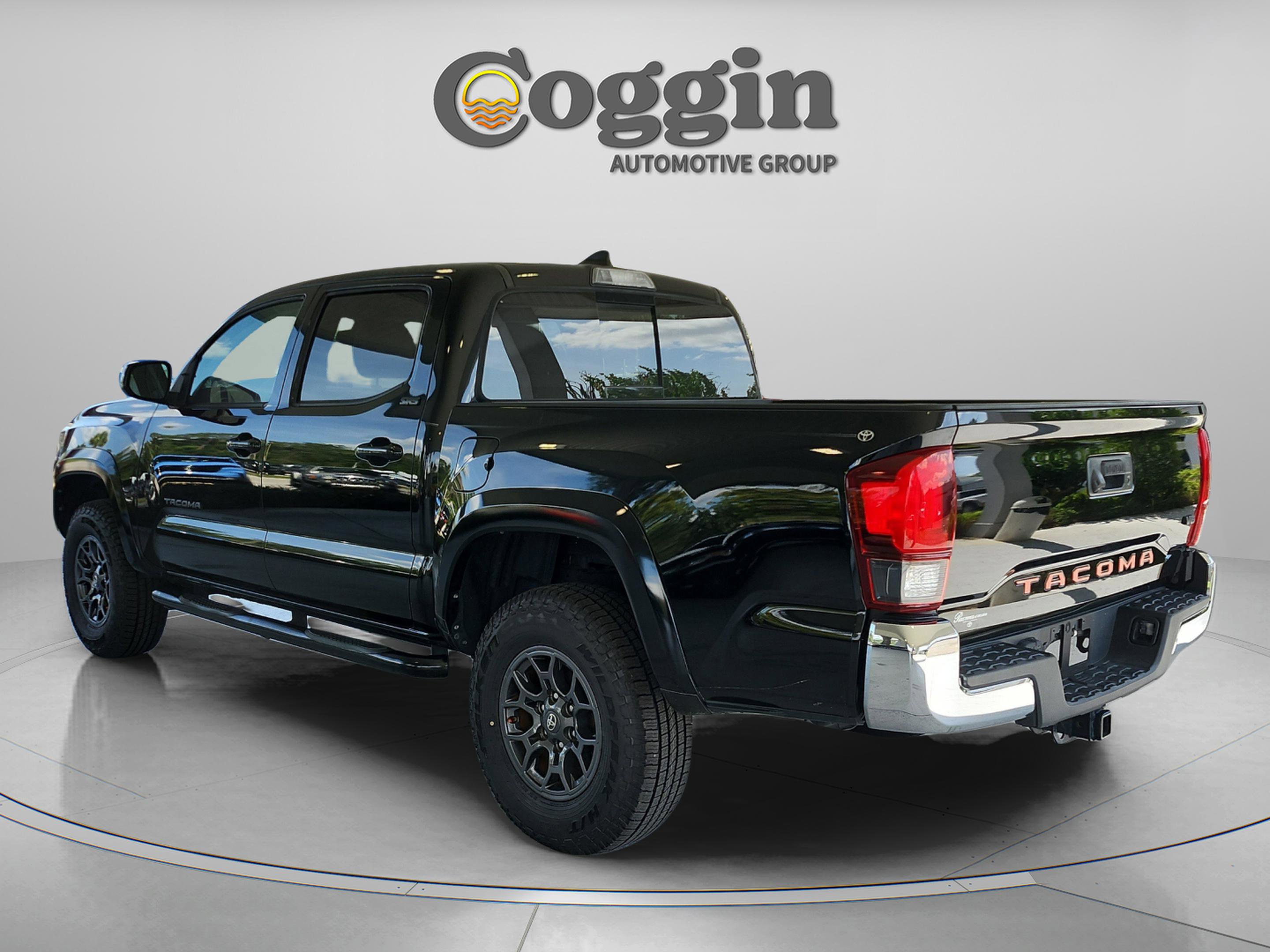 Used 2018 Toyota Tacoma SR5 RWD image 3