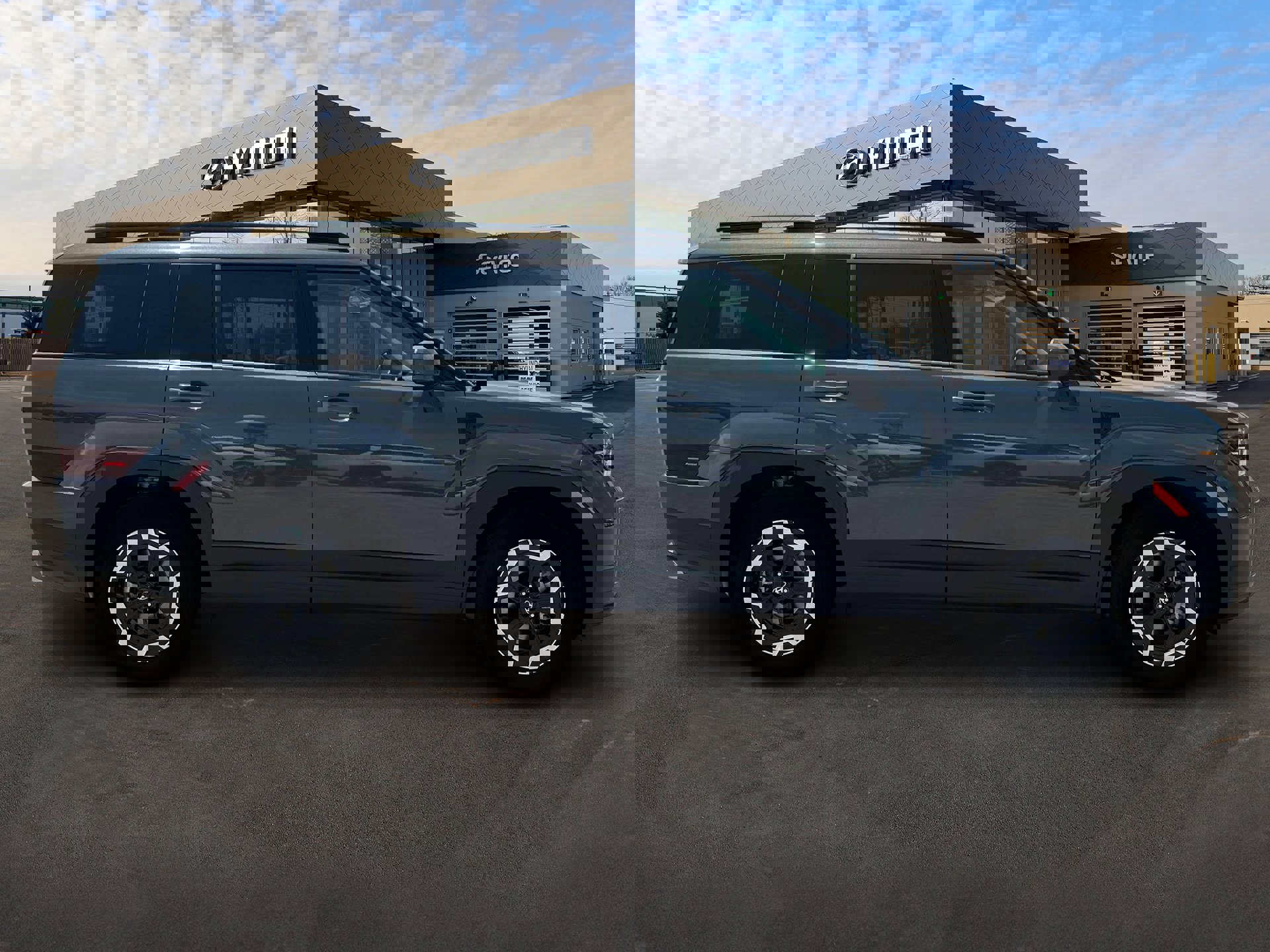 Used 2025 Hyundai Santa Fe SEL image 9