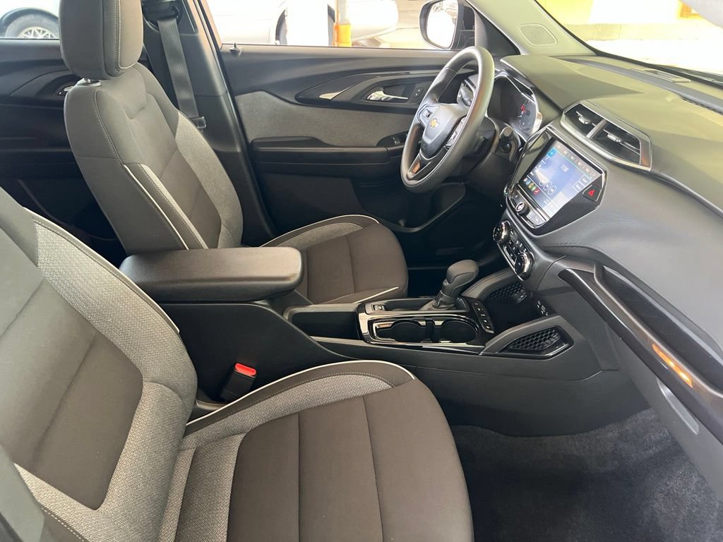 Used 2023 Chevrolet TrailBlazer LT w/ Convenience Package FWD image 19