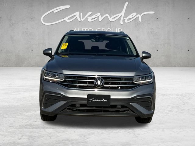 Used 2024 Volkswagen Tiguan SE AWD/4WD image 18