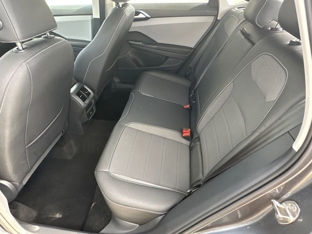 Used 2024 Volkswagen Taos SE image 20