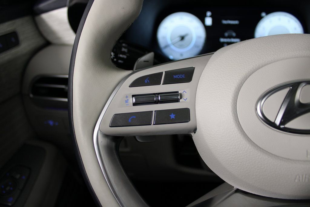 Used 2023 Hyundai Palisade Calligraphy image 25