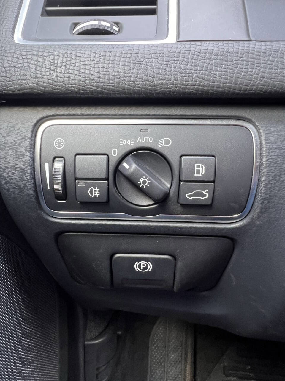 Used 2017 Volvo XC60 T5 Inscription w/ Advanced Package AWD/4WD image 20