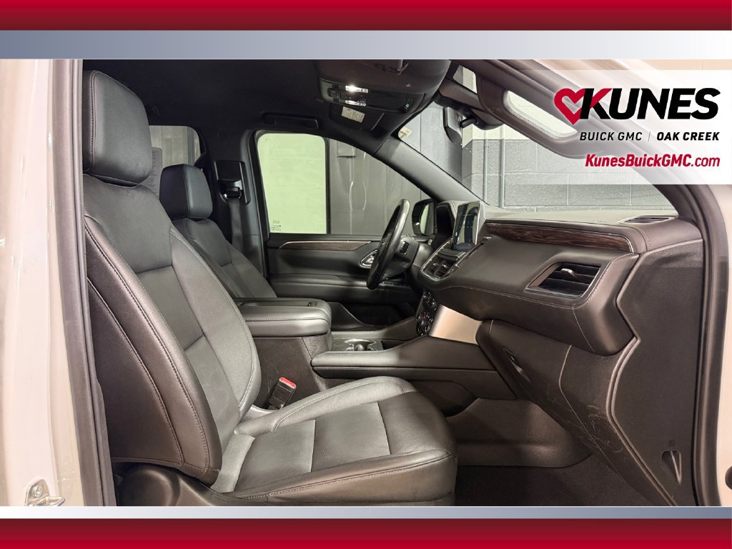 Used 2022 Chevrolet Suburban LT w/ Luxury Package AWD/4WD image 39
