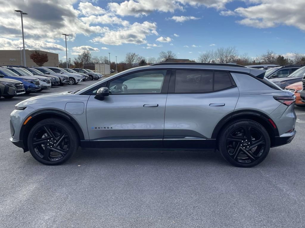 Used 2024 Chevrolet Equinox EV RS image 24