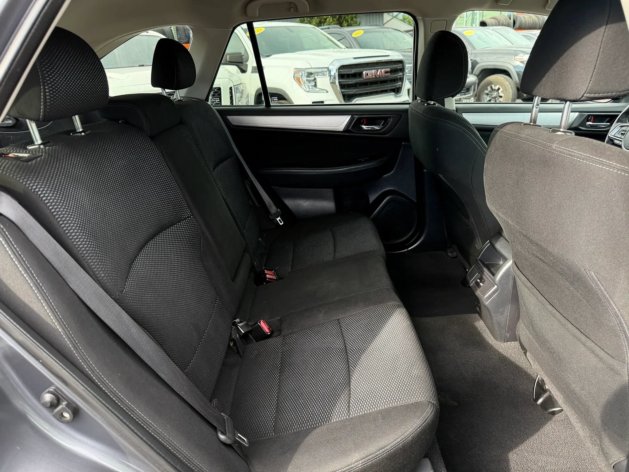 Used 2019 Subaru Outback 2.5i Premium AWD/4WD image 18