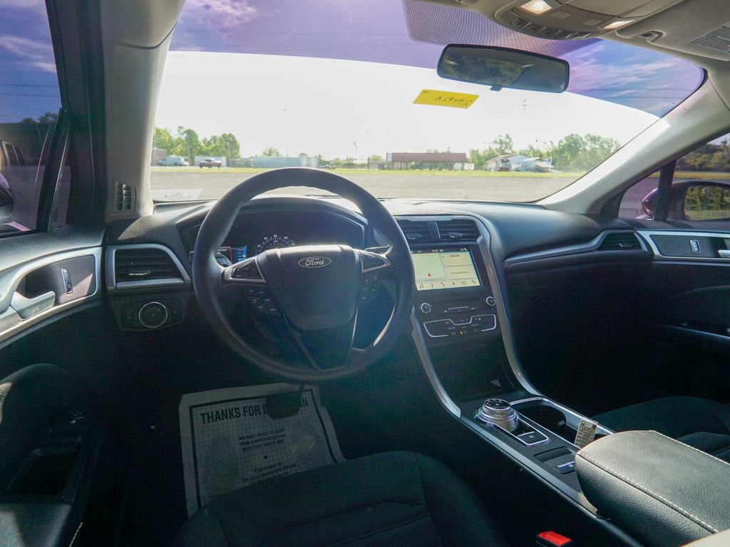 Used 2018 Ford Fusion SE w/ Fusion SE Technology Package FWD image 11