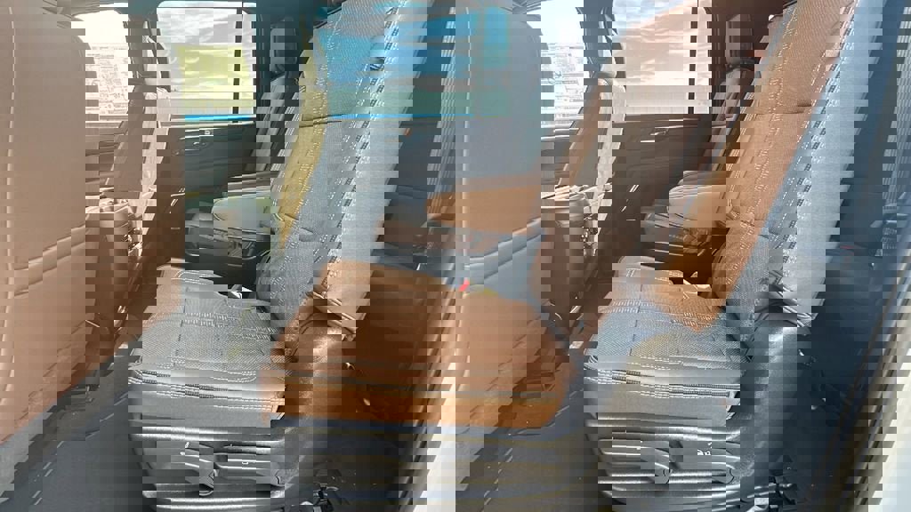 New 2026 Chevrolet Suburban High Country image 17