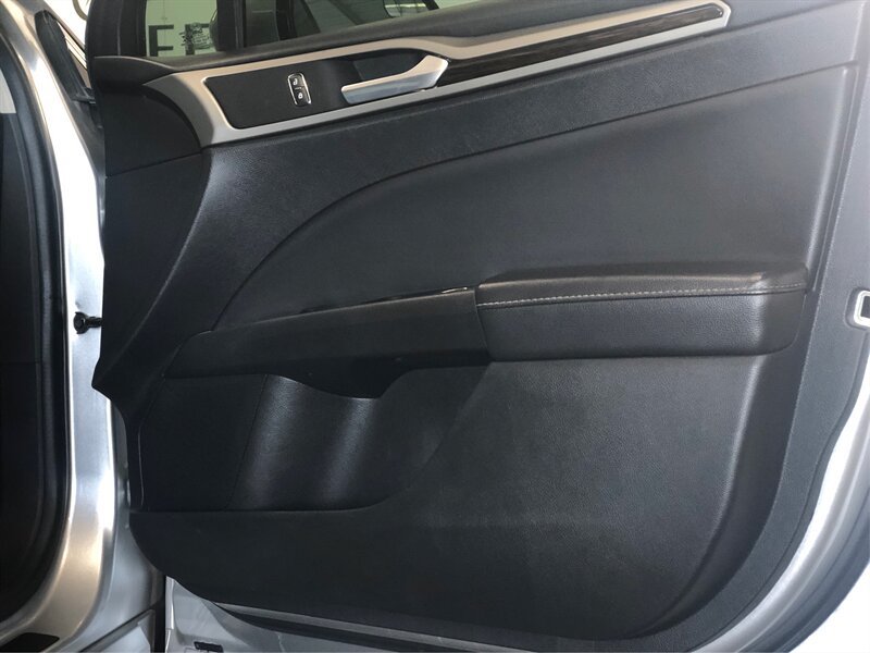 Used 2014 Ford Fusion Energi SE FWD image 17
