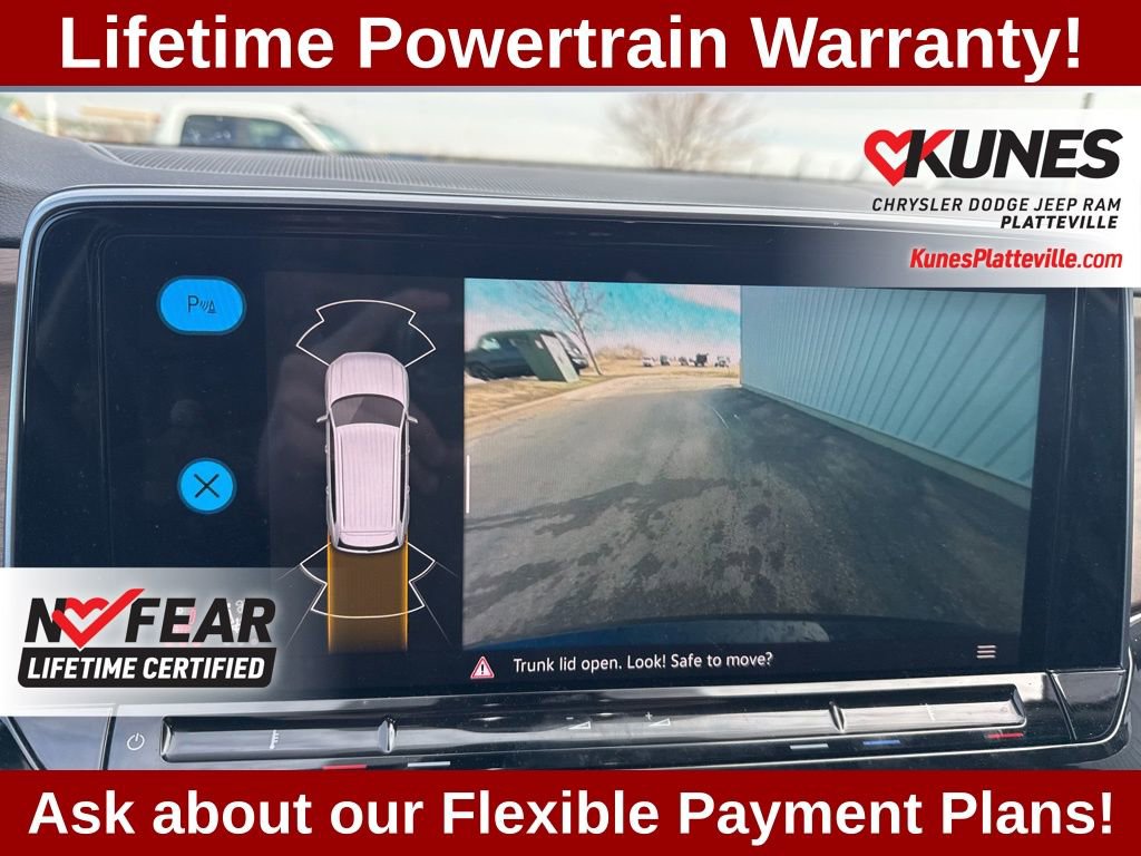 Used 2025 Volkswagen Atlas SE AWD/4WD image 19
