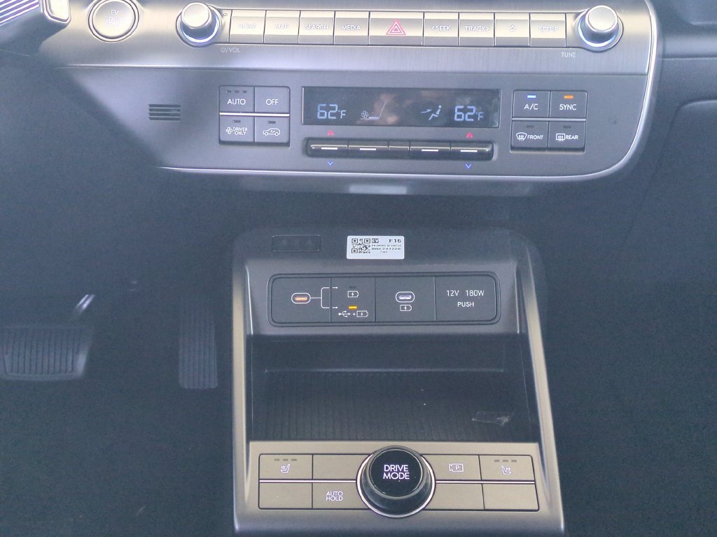 Used 2025 Hyundai Kona SEL FWD image 21