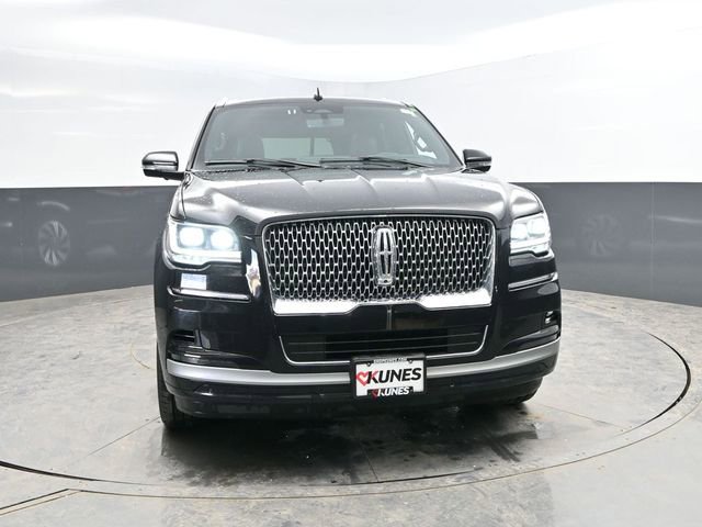 Used 2024 Lincoln Navigator Reserve image 2