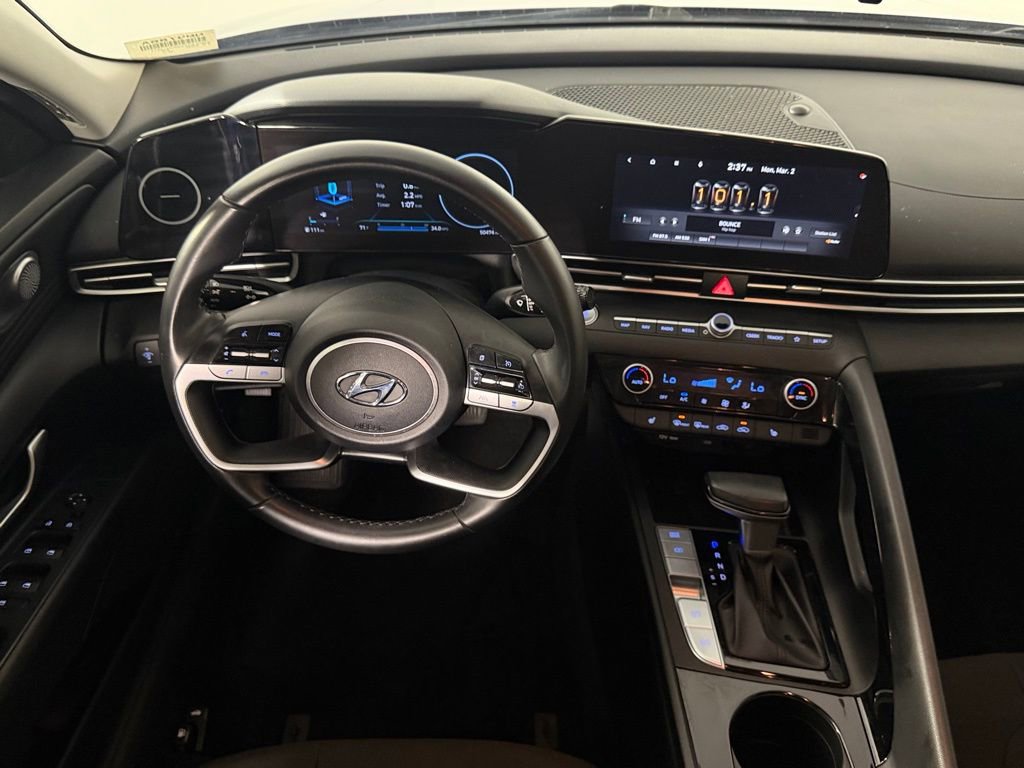 Used 2023 Hyundai Elantra SEL w/ Convenience Package image 12