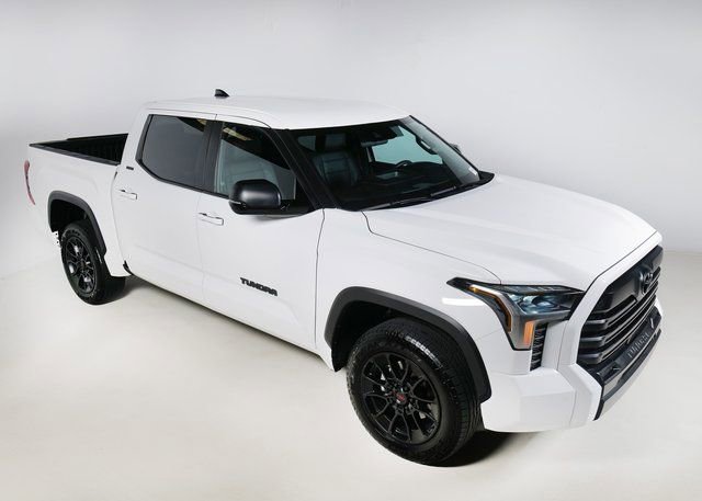 Used 2025 Toyota Tundra SR5 w/ SR5 Premium Package image 4