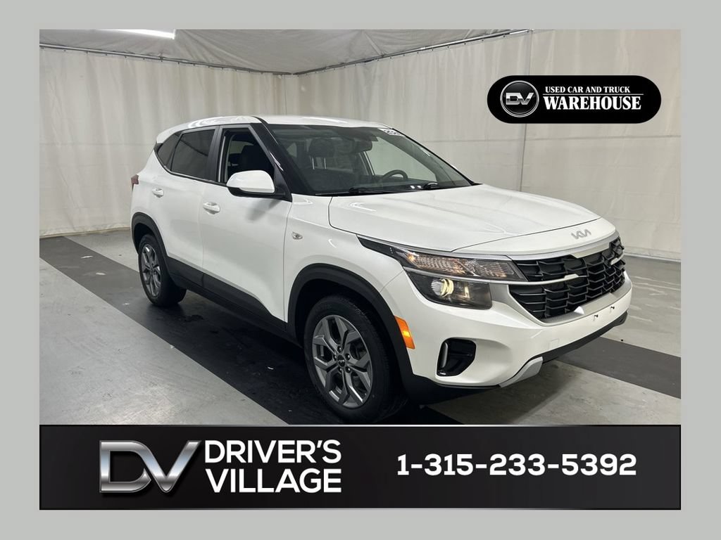 Used 2024 Kia Seltos LX AWD/4WD image 1